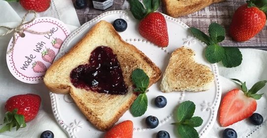 Тосты с сердечками
