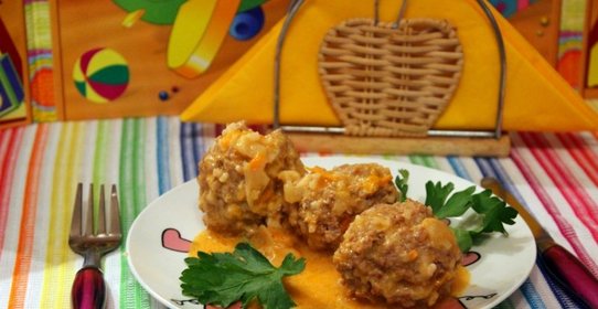 Мясные тефтели в сметанно-томатном соусе