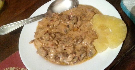 Бефстроганов с ананасом