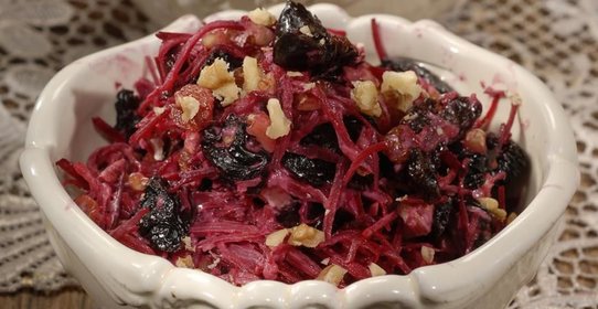 Салат из свеклы с черносливом