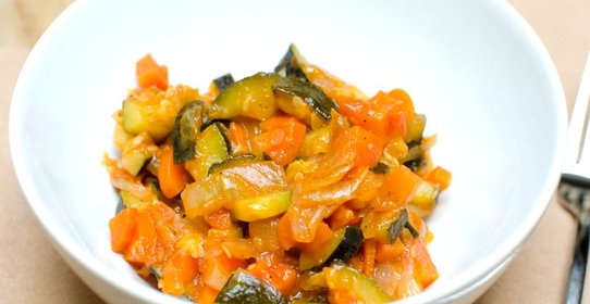 Теплый салат с цукини