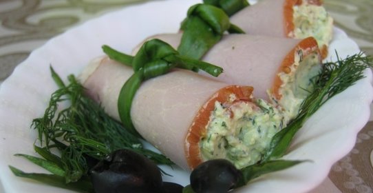 Рулетики с творожным сыром и зеленью