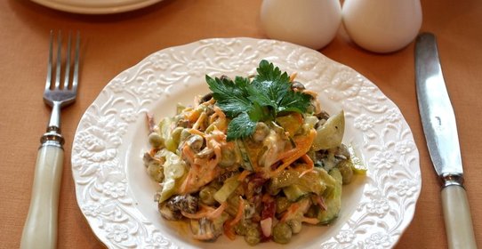 Салат Лесная сказка с грибами