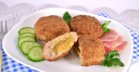 Мясные биточки с горохом