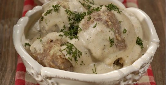 Тефтели в сливочно-сырном соусе