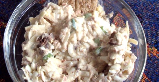 Салат из тунца с сельдереем