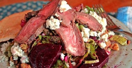 Салат с мясом и сыром