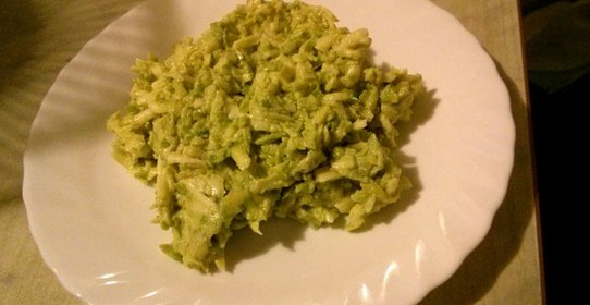 Салат с авокадо и сыром