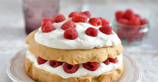 Сливочный пирог с малиной