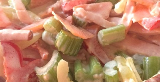 Салат из сельдерея с грудкой индейки