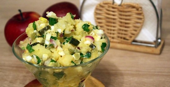 Картофельный салат с яйцом и зеленью