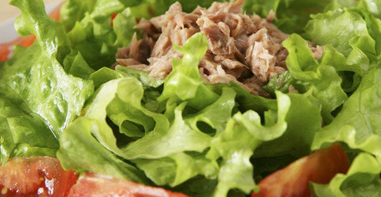 Салат с тунцом на скорую руку