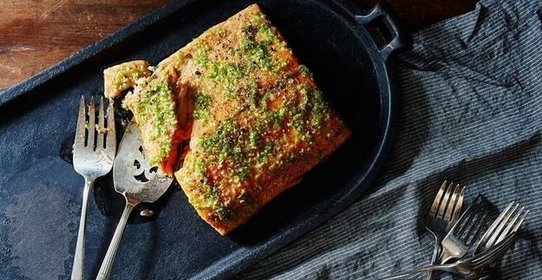 Запеченная семга с лимоном и чесноком