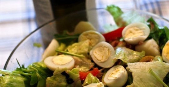 Салат с тунцом и рукколой