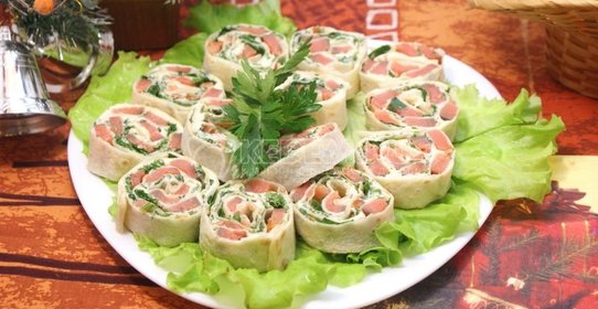 Рулетики из лаваша с красной рыбой