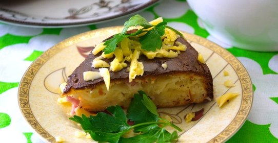 Пирог с сыром и ветчиной