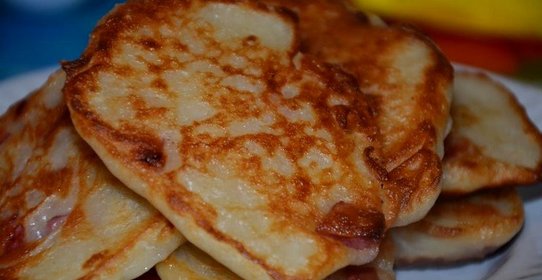 Оладьи с колбасным припеком