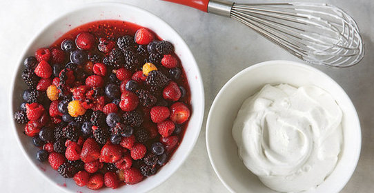 Ягоды с ванильным кремом