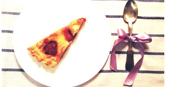 Пирог клубничный со сметаной