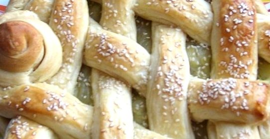 Ревеневый пирог из слоеного теста