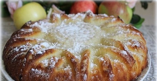 Манник с яблоками