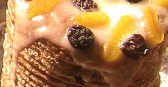 Кулич с изюмом в глазури