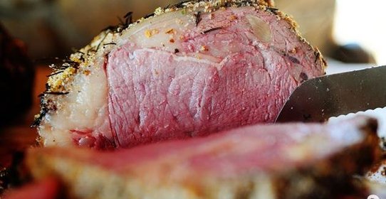 Стейк рибай с розмарином, тимьяном и чесноком