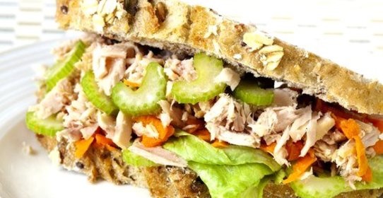 Салат из сельдерея с анчоусами