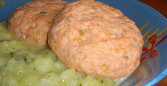 Котлеты из красной рыбы с сыром