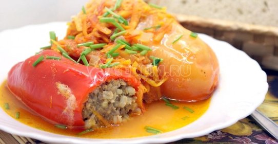 Фаршированные перцы мясом и перловкой