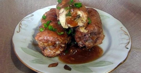 Куриный рулет с сыром и яблоком