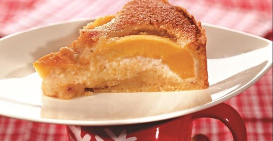 Миндальный пирог с нектаринами