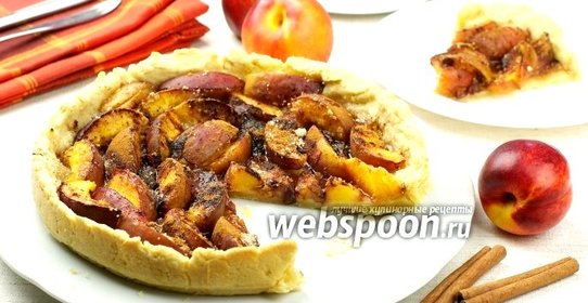 Пирог с нектаринами