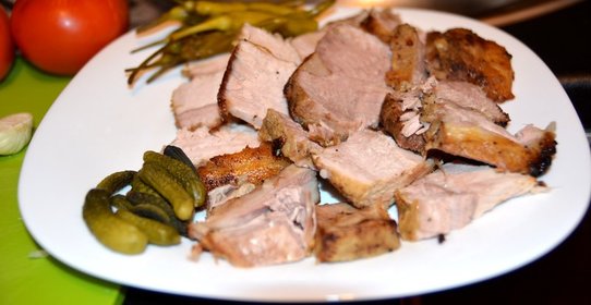 Буженина с чесноком в мультиварке