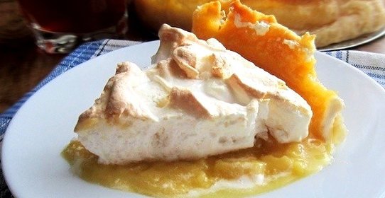Лимонный пирог с меренгой