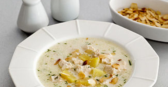 Куриный суп с миндалем в мультиварке