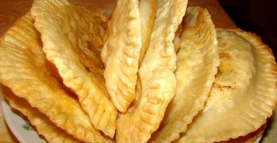 Чебуреки с куриным фаршем