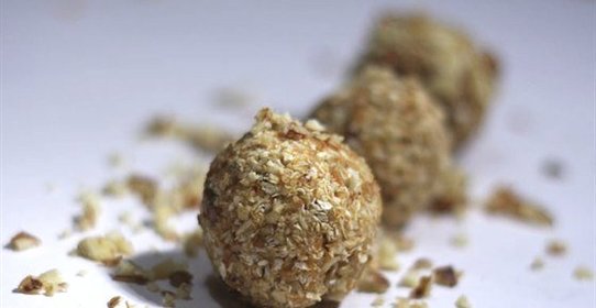 Конфеты из фундука и сухофруктов