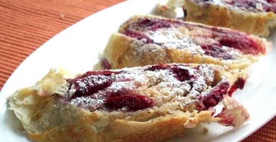 Вишневый штрудель