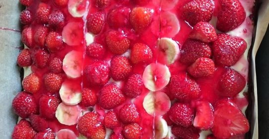 Клубнично-банановый пирог