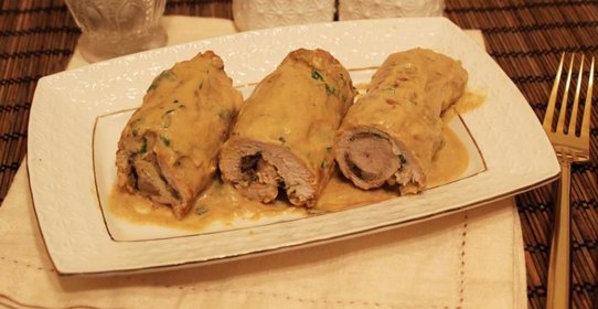 Куриные рулеты в горчичном соусе с грибами