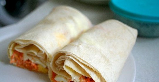 Рулет из лаваша с морковью и сыром