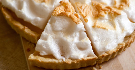 Лимонный пирог с меренгами