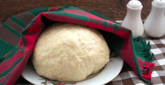 Быстрое дрожжевое тесто для пирога