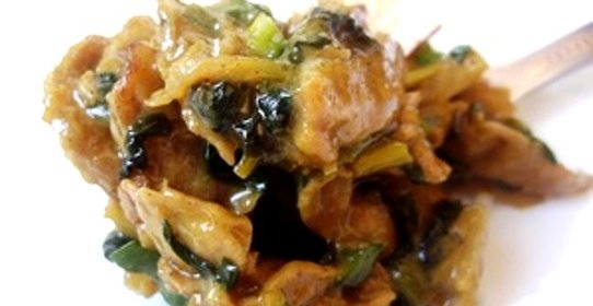 Соевое мясо со шпинатом и сливками