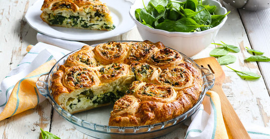 Слоеный пирог с сыром и зеленью