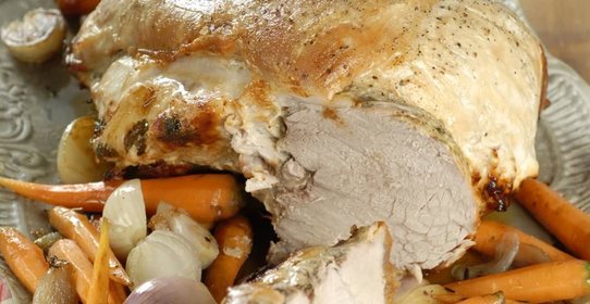 Свинина с овощами в духовке