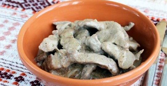 Бефстроганов из свинины со сливками