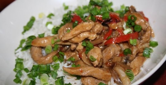 Типа стир фрай из свинины с грибами и сладким перцем