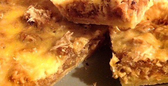 Пирог из карамелизованного лука с сыром